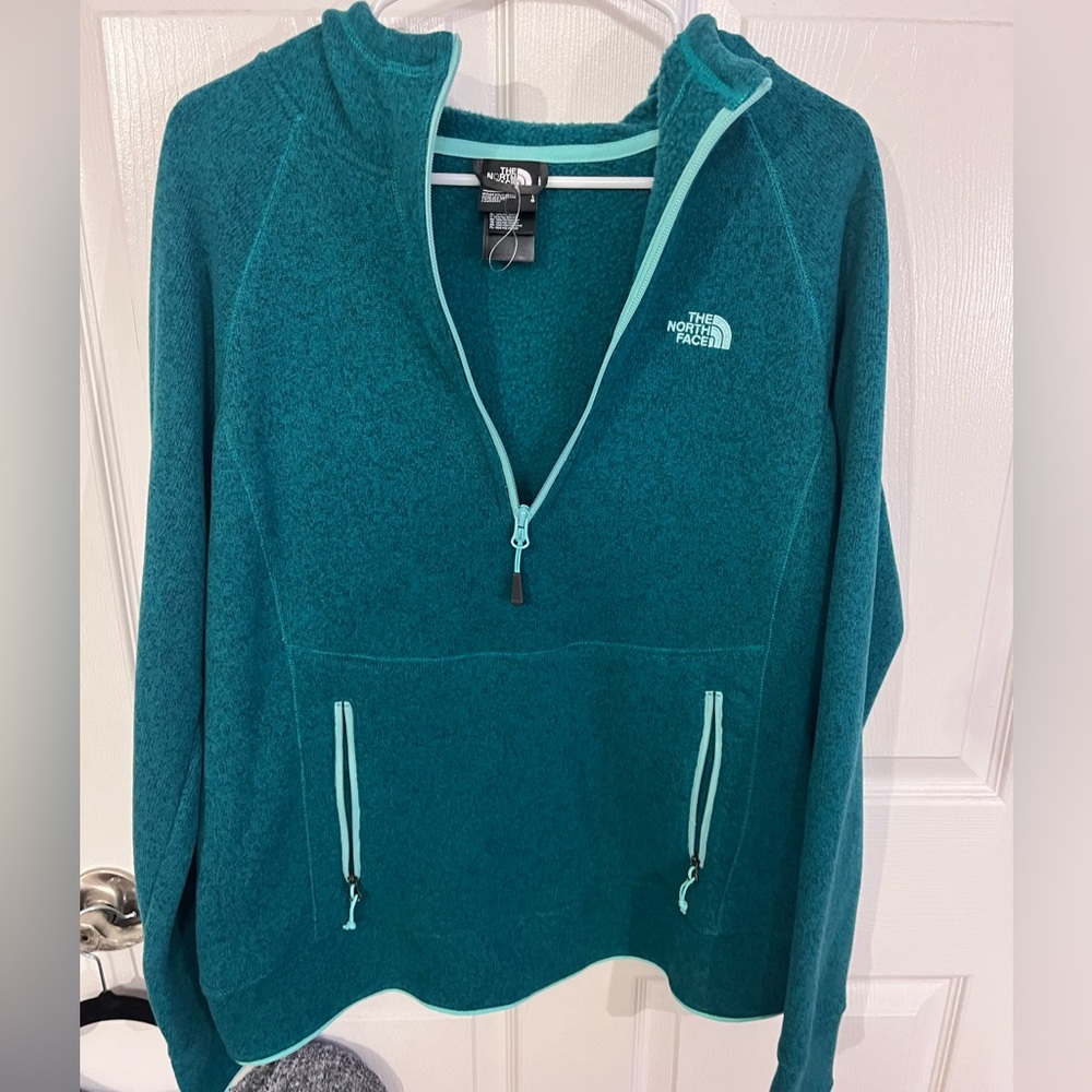 The NorthFace Woman’s Hoodie Size Large NWOT $85 OBO
